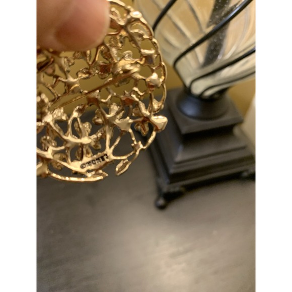 Vintage Monet Gold Enamel Rhinestone Brooch Multi Flower Shape Filigree Dome - Picture 7 of 8